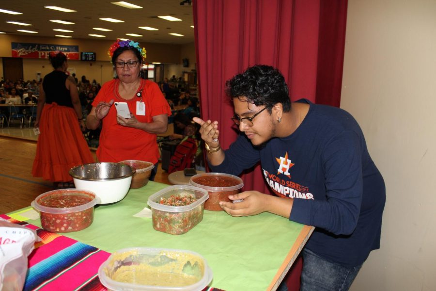 Students and teachers tested homemade salsas.